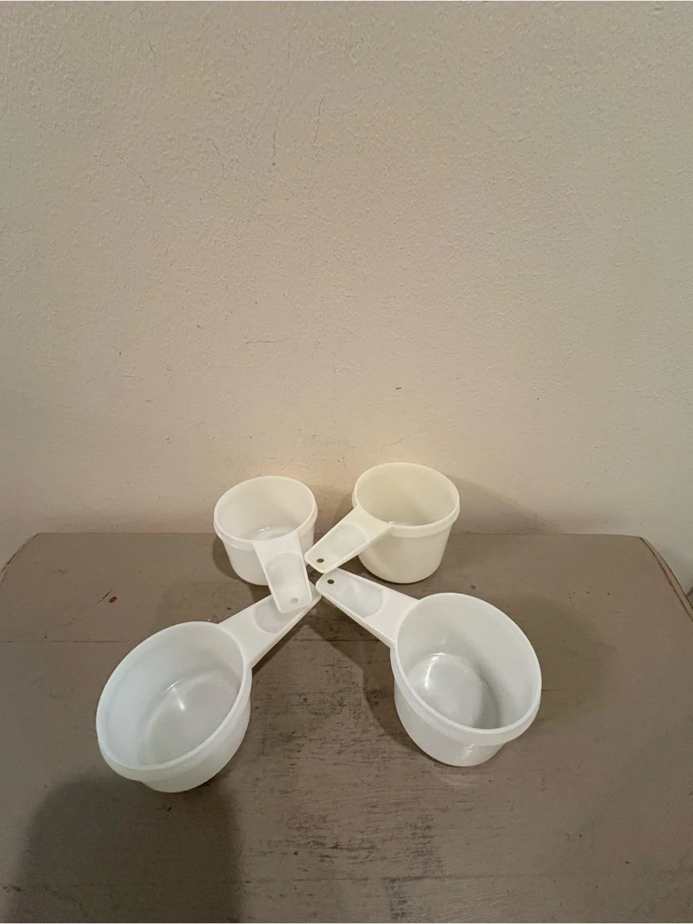 Set Of Four VTG Tupperware White Measuring Cups